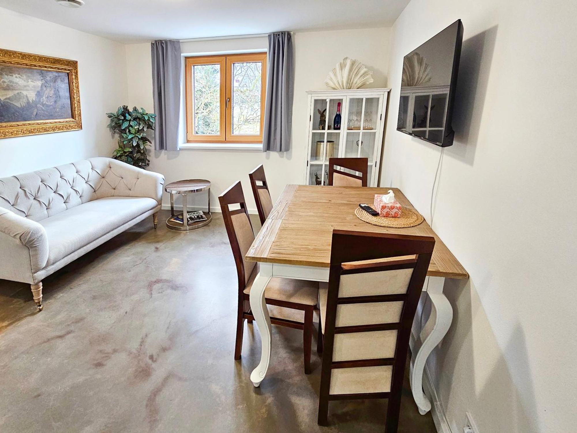 Klatovska Apartment *